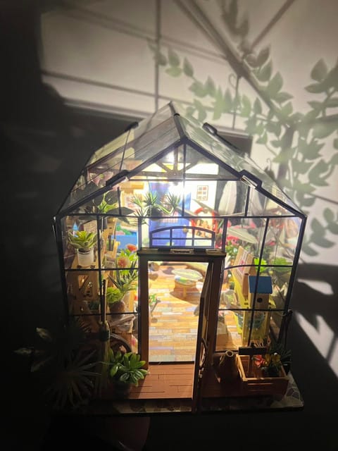 Customer photo review of Miniature House - Cathy's Flower House