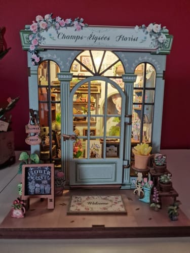 Customer photo review of DIY Book Nook Kit - Champs-Élysées Florist