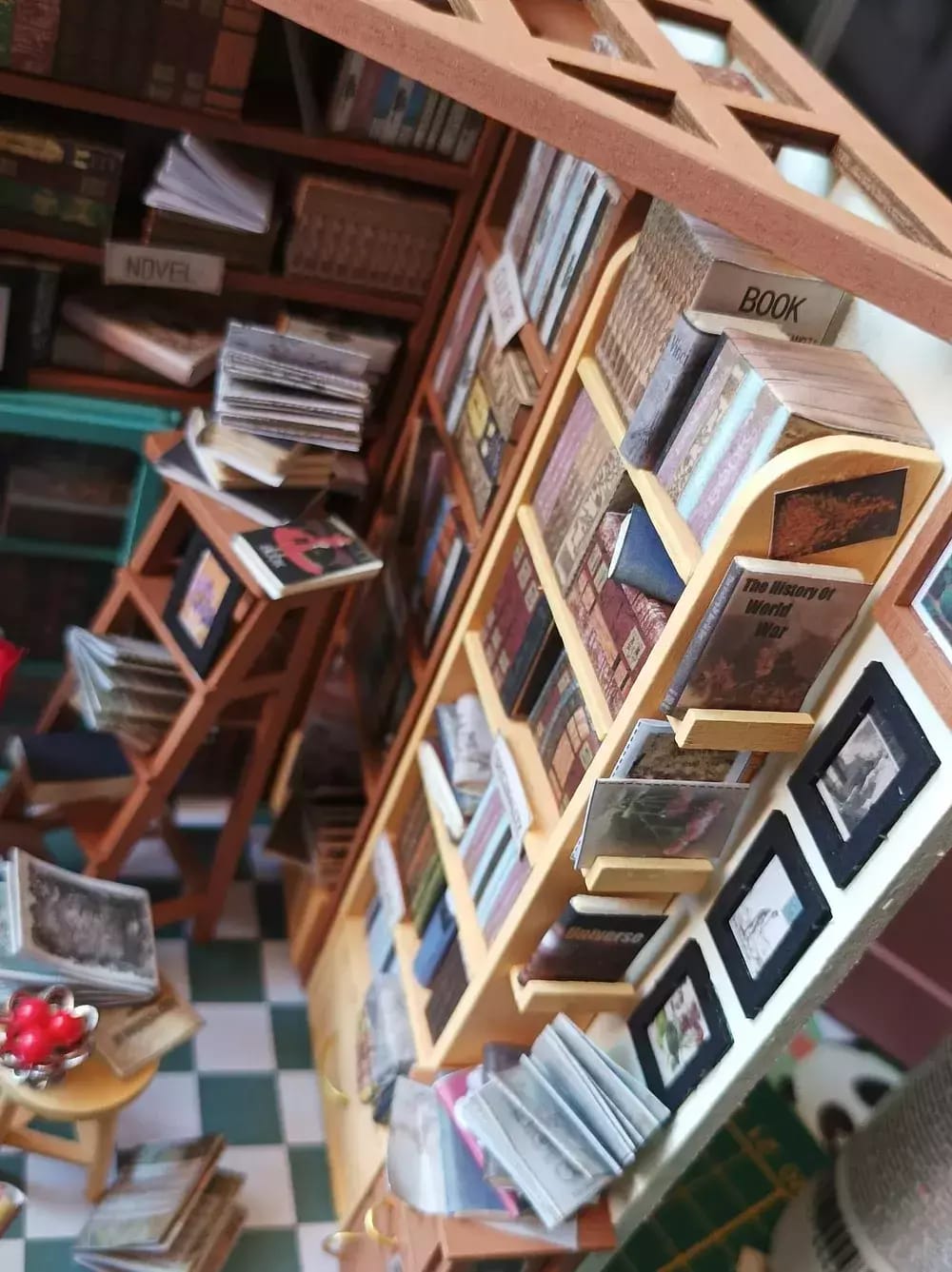 Customer photo review of Miniature House - Sam's Study