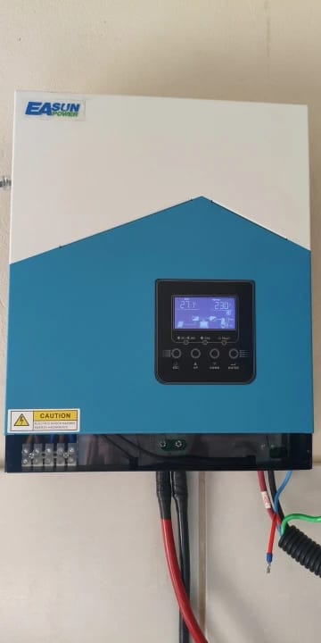 Customer photo review of Easun Power 6.2KW Solar Inverter 120A MPPT Solar Controller Built -in WiFi