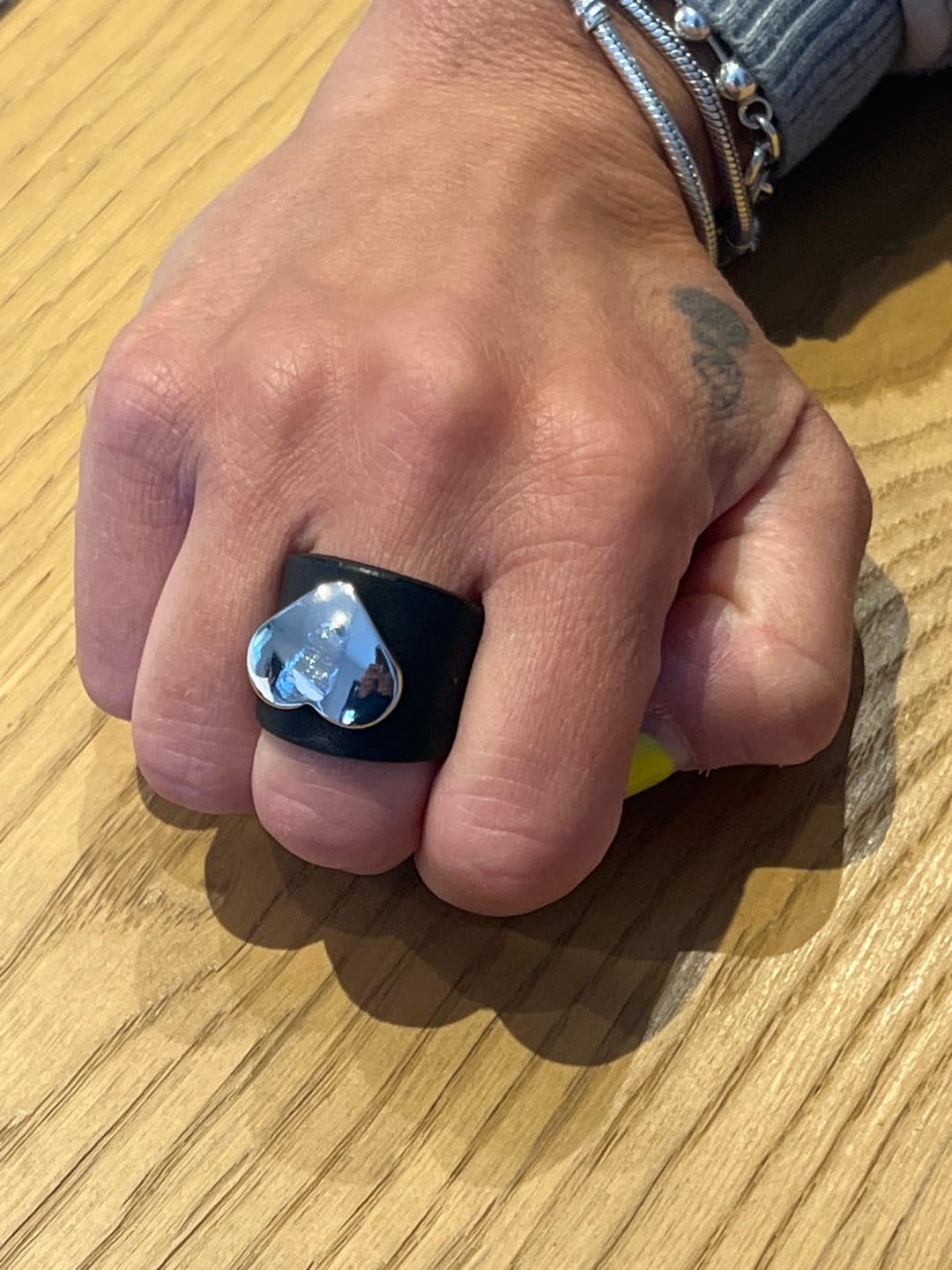 Customer photo review of Anello Pelle Cuore Mio Tulsi