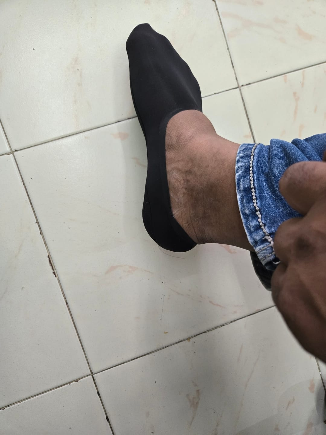 Customer photo review of Premium Imported Plain No-Show Socks