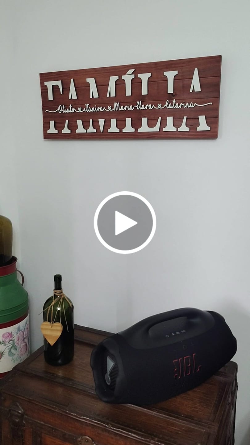 Customer video review of Placa da Família Personalizada