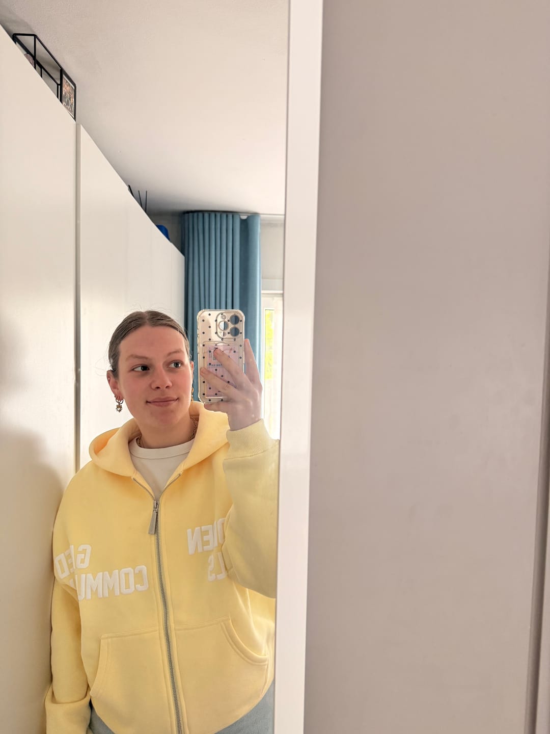 Customer photo review of GATED COMMUNITY ZIP HOODIE BUTTER YELLOW
