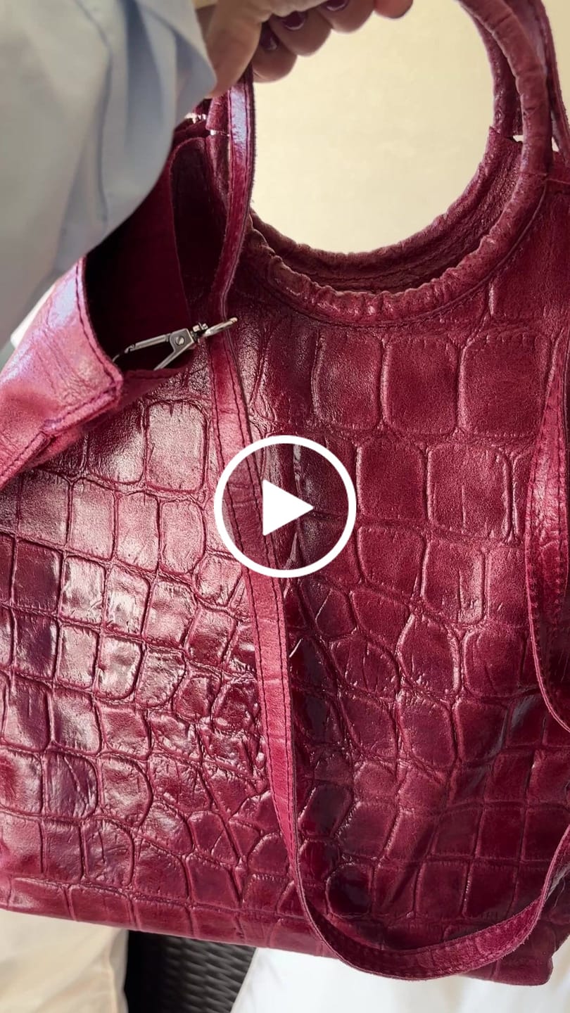 Customer video review of Cartera Aitana Cherry