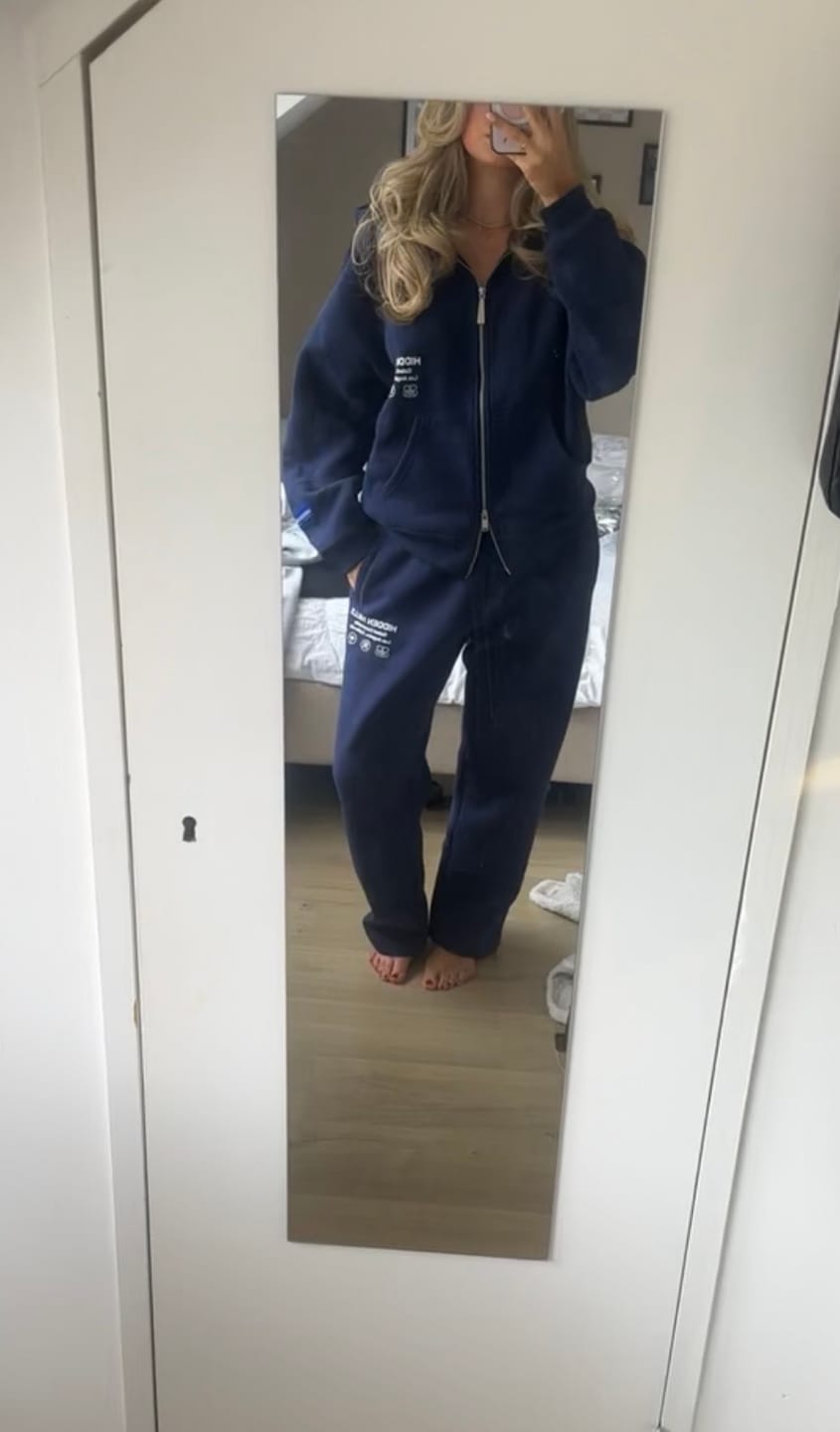 Customer photo review of LABEL ZIP HOODIE NAVY