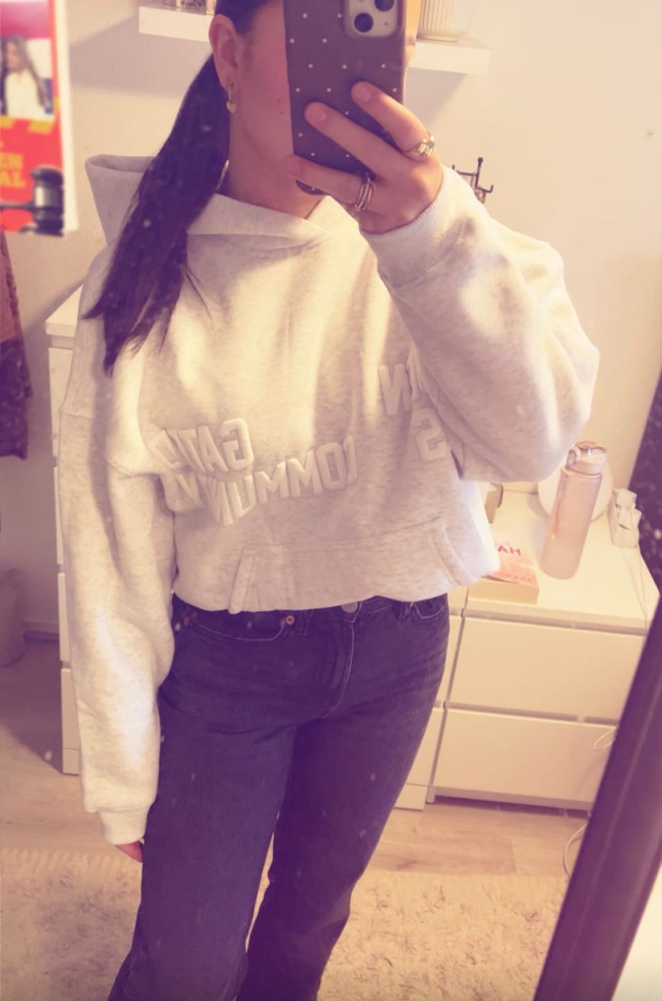 Customer photo review of GATED COMMUNITY HOODIE LIGHT GREY
