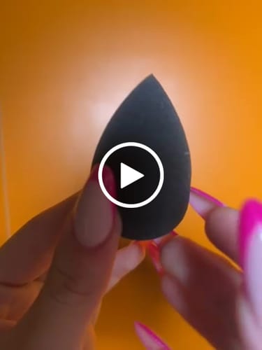 Customer video review of Classic makeup blender - black