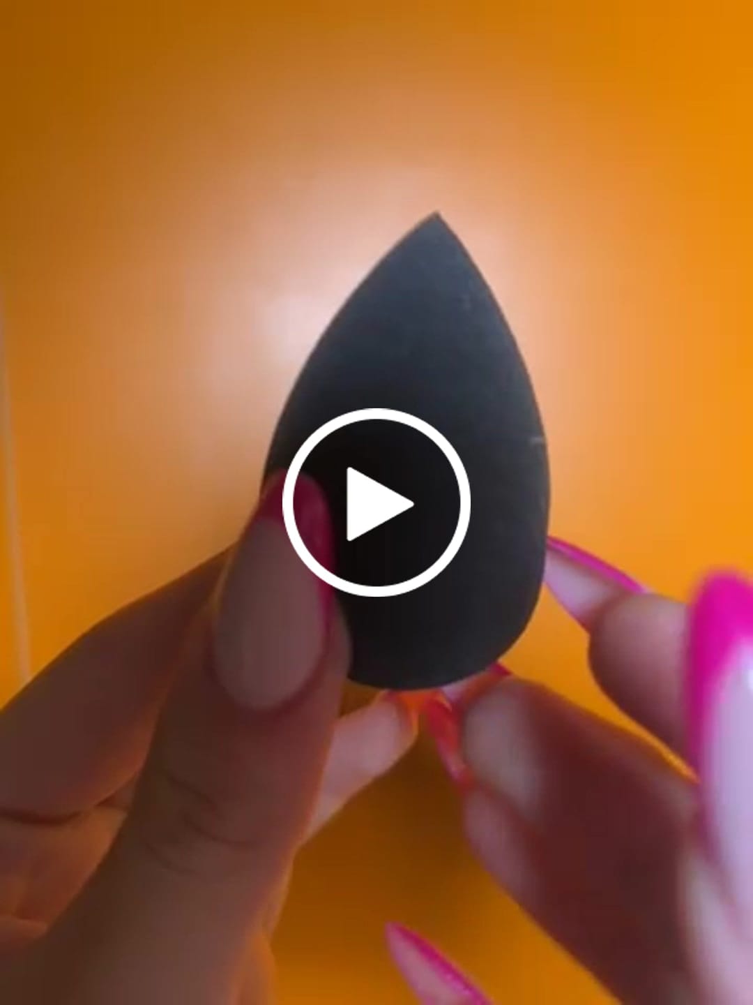Customer video review of Classic makeup blender - black