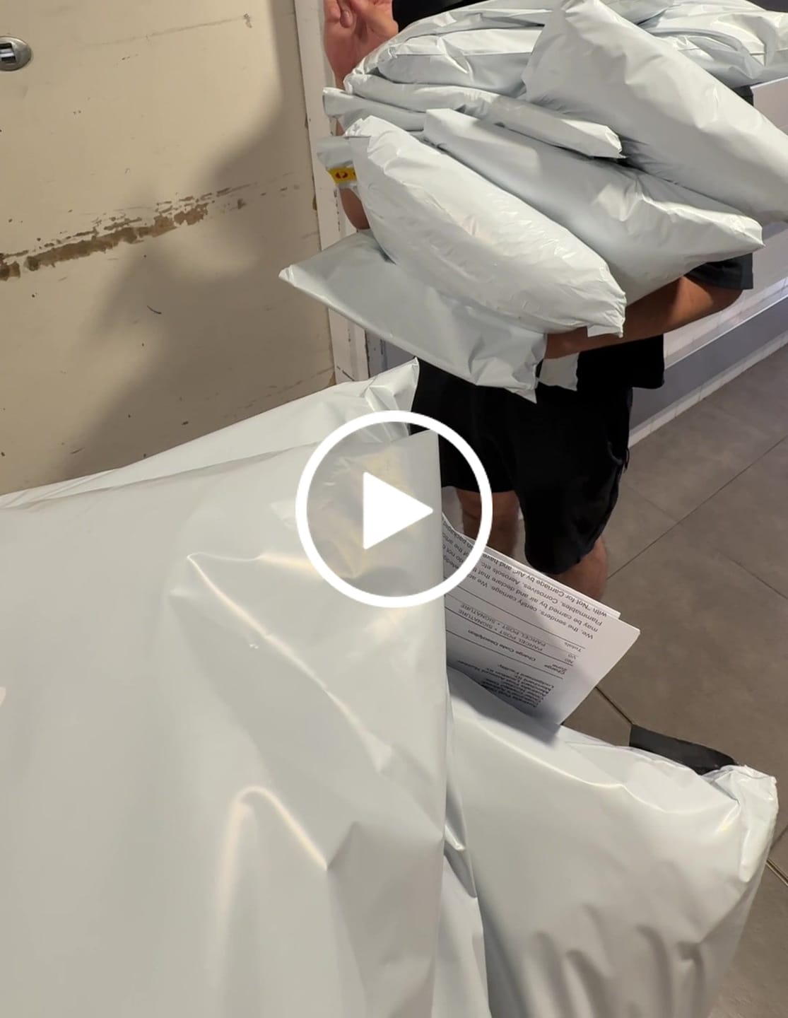 Customer video review of Mailing Satchel 310mm x 405mm 03 Poly Courier Mailer White