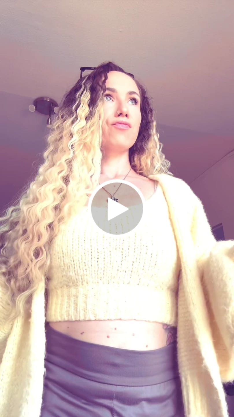 Customer video review of Cozy Strick-Zweiteiler