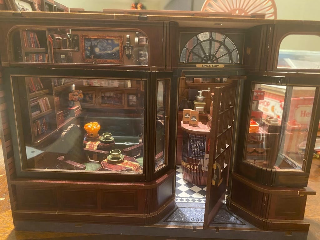 Customer photo review of Miniature House - Corner Coffee Shop