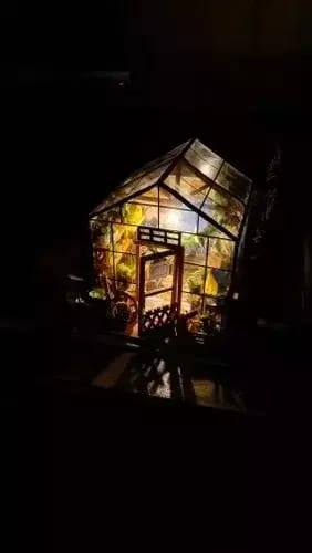 Customer photo review of Miniature House - Cathy's Flower House