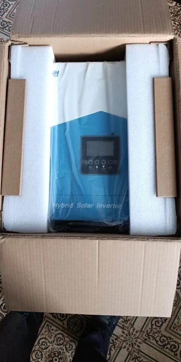 Customer photo review of Easun Power 4.2KW Solar Inverter 110A MPPT Solar Charge Controller  With Wifi