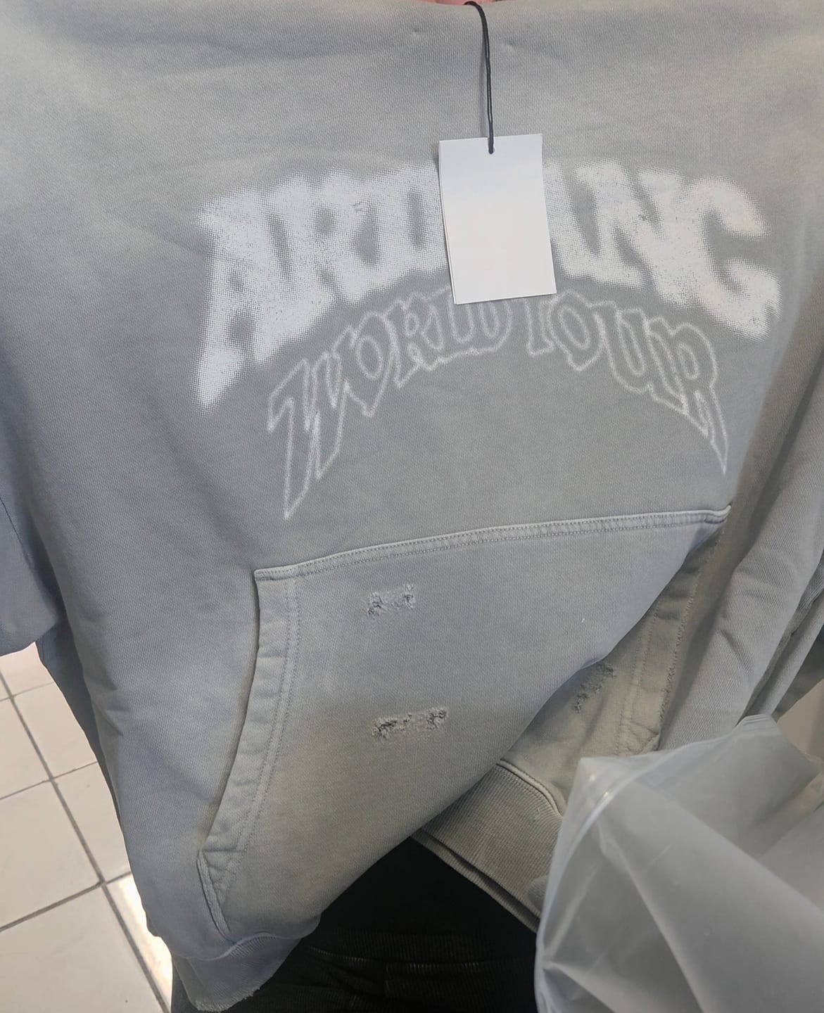 Customer photo review of [1ST / 2ND PRE-ORDER] BTS - ARIRANG WORLD TOUR OFFICIAL MD HOODIE & PANTS SET UP (GRAY)