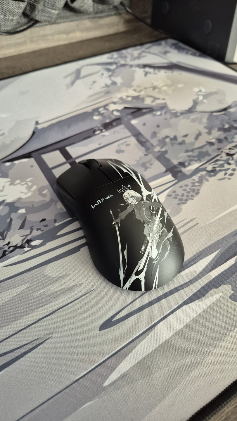 Customer photo review of Wraith W1 Wireless Mouse