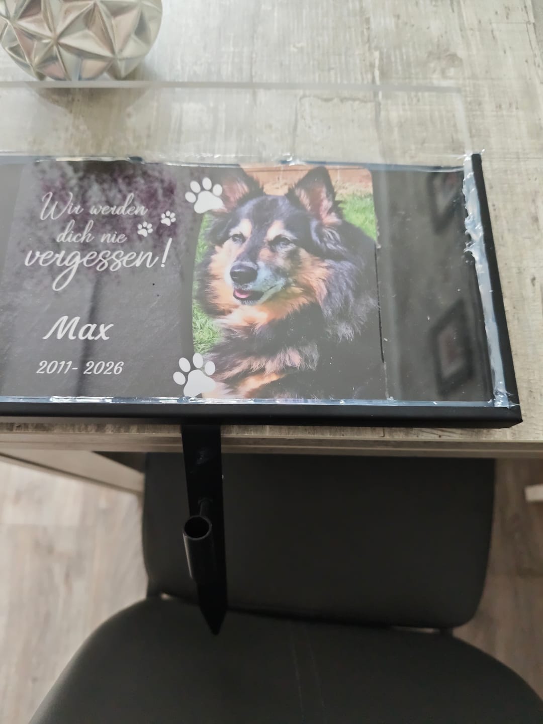 Customer photo review of Hunde Gedenktafel mit Foto & Spruch (UV- &  Wetterfest)