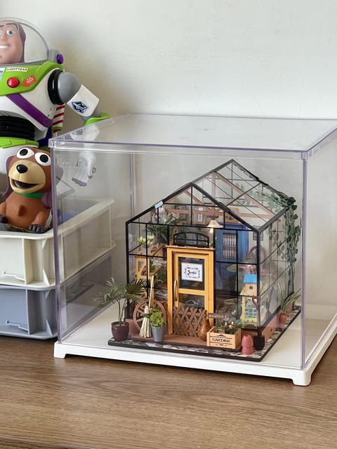 Customer photo review of Miniature House - Cathy's Flower House