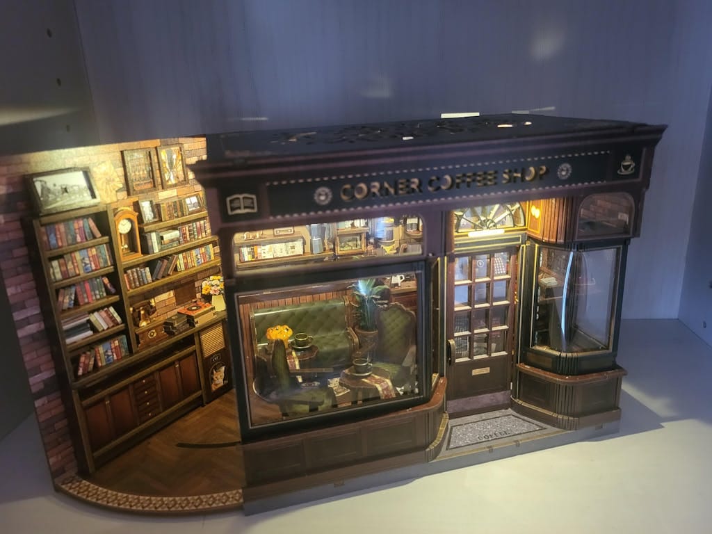 Customer photo review of Miniature House - Corner Coffee Shop