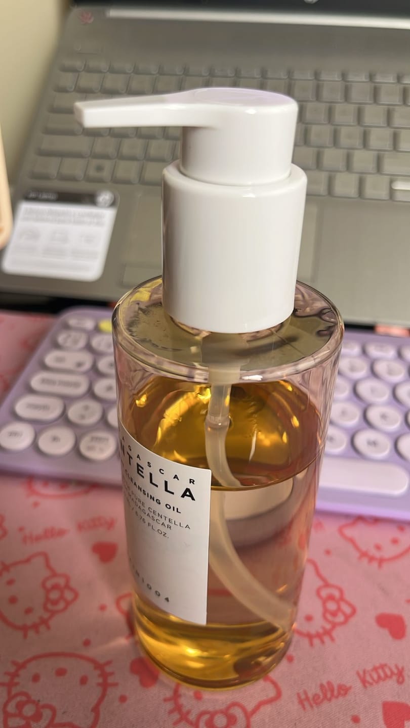 Customer photo review of Madagascar Centella Light Cleansing Oil
