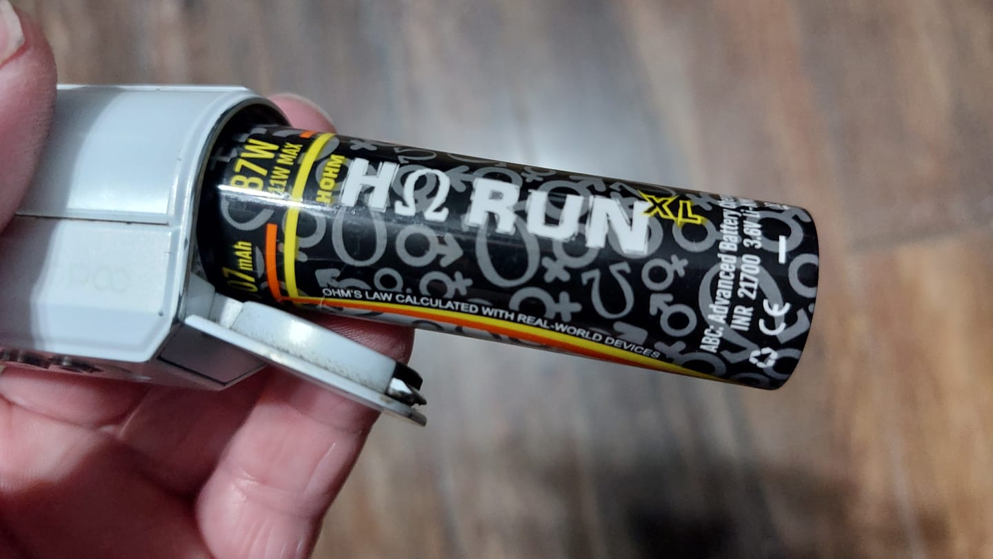 Customer photo review of Hohm Tech Run XL 21700 4007mAh 30.3A Battery