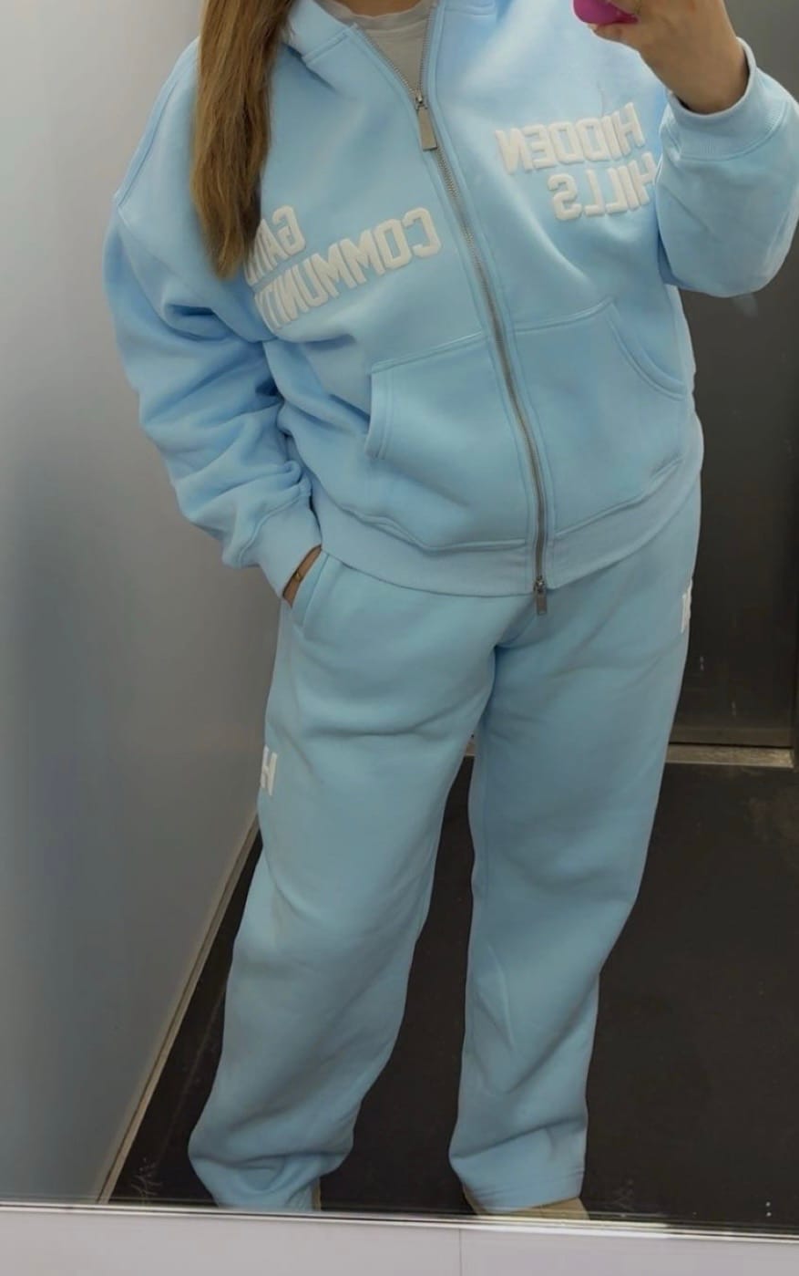 Customer photo review of GATED COMMUNITY STRAIGHT LEG SWEATPANTS LIGHT BLUE