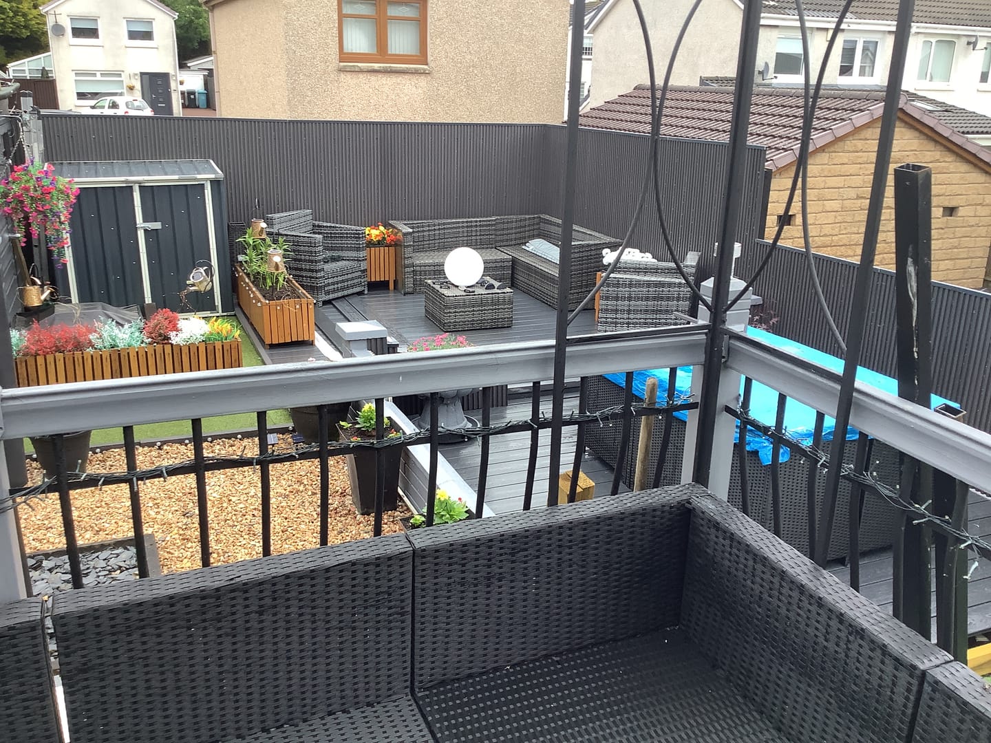 Customer photo review of Exterior Seamless Outdoor Panels 2.4m × 2.4m (16 Panels Per Pack) Multiple Colours