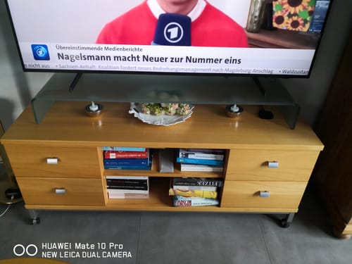 Customer photo review of Glas Aufsatz Erhöhung für TV, Bildschirm, PC, Monitor, Laptop - Satiniert