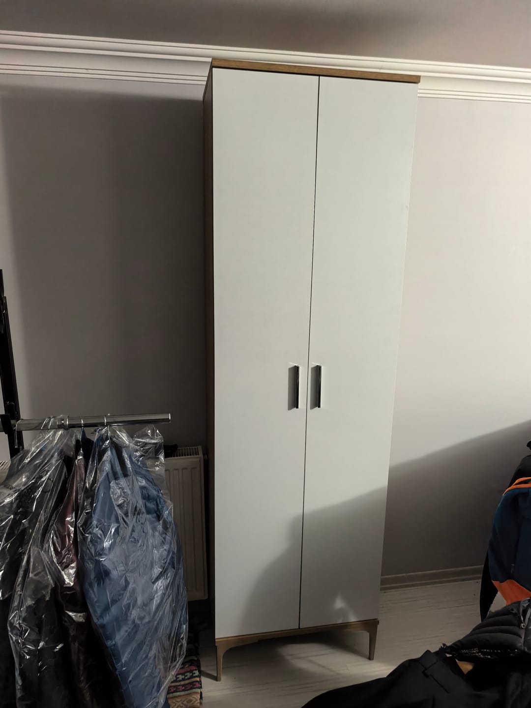 Customer photo review of Rani JE102 Çok Amaçlı Dolap 2 Kapaklı 7 Raflı Banyo Kiler Mutfak Dolabı Sepet Ceviz - Beyaz