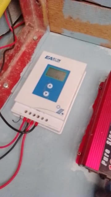 Customer photo review of Easun Power 100A MPPT  Solar Charger Controller PV Input 150VOC