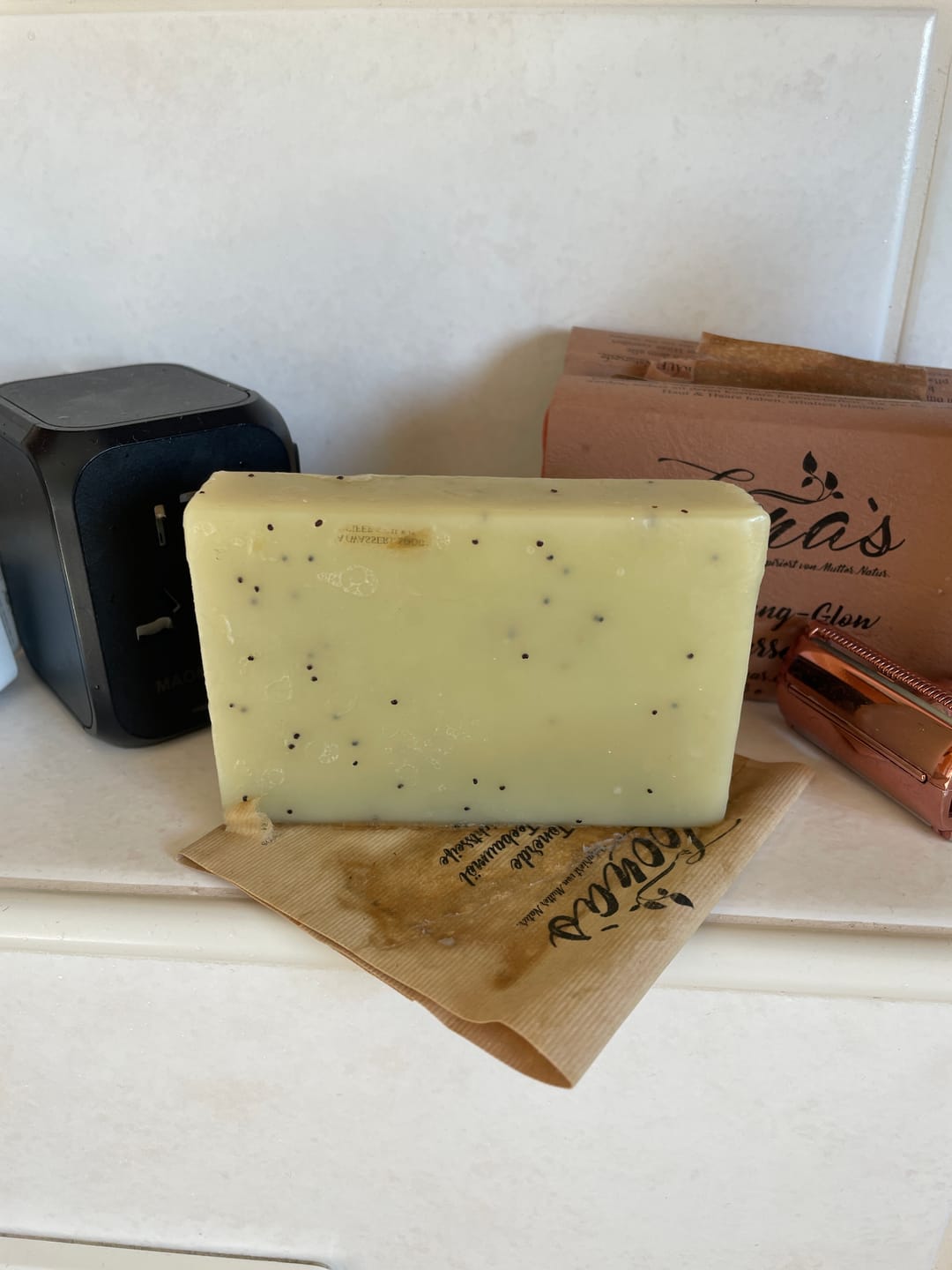 Customer photo review of Grüne Tonerde mit Lavendel- & Teebaumöl (Für normale & Mischhaut)