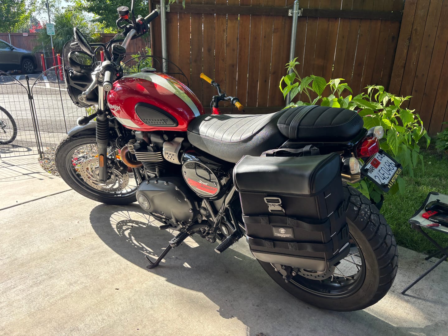Customer photo review of 15L - Incognito Quick Mount Medium Triumph Street Scrambler Solo Saddlebag (Left Only)