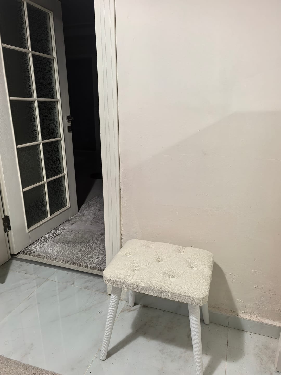Customer photo review of Rani BM101 Puf Ahşap Ayaklı Tabure Beyaz