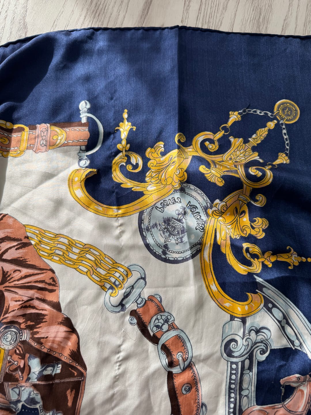 Customer photo review of Foulard en soie vintage