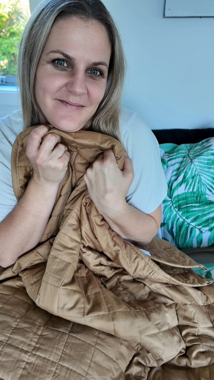 Customer photo review of Oliviada Weighted Blanket + Guided Ritual