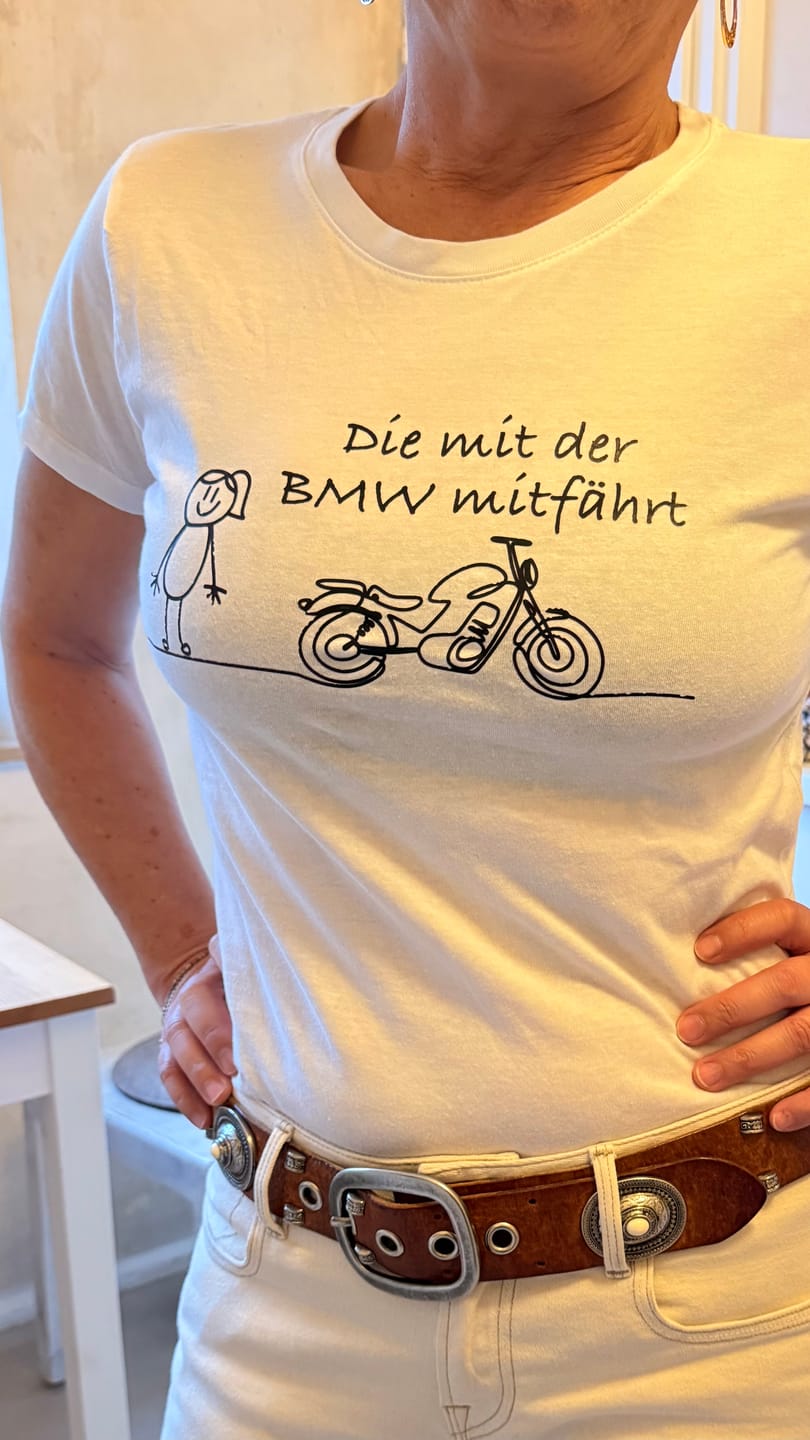 Customer photo review of Die mit der BMW mitfährt - Damen Shirt