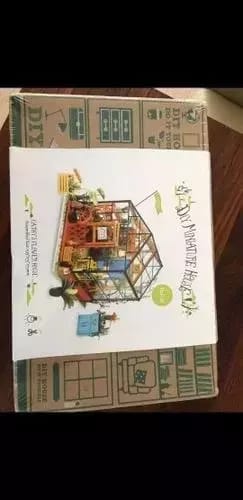 Customer photo review of Miniature House - Cathy's Flower House