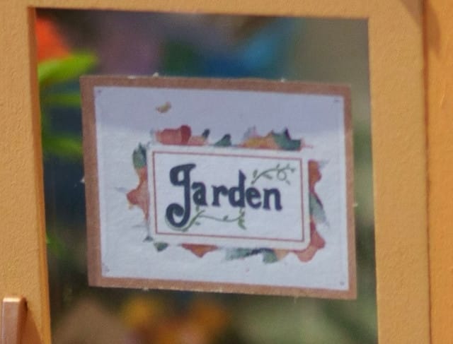 Customer photo review of Miniature House - Cathy's Flower House