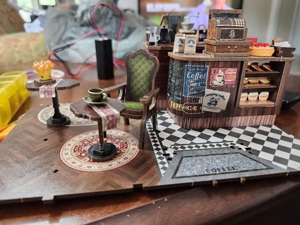 Customer photo review of Miniature House - Corner Coffee Shop