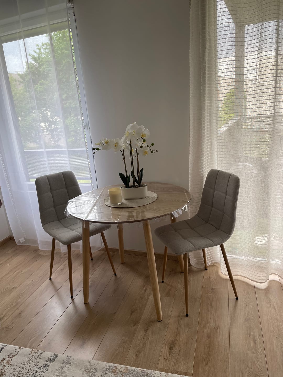 Customer photo review of TRADITION - Table a manger ronde 4 personnes en pin massif D90 coloris naturel