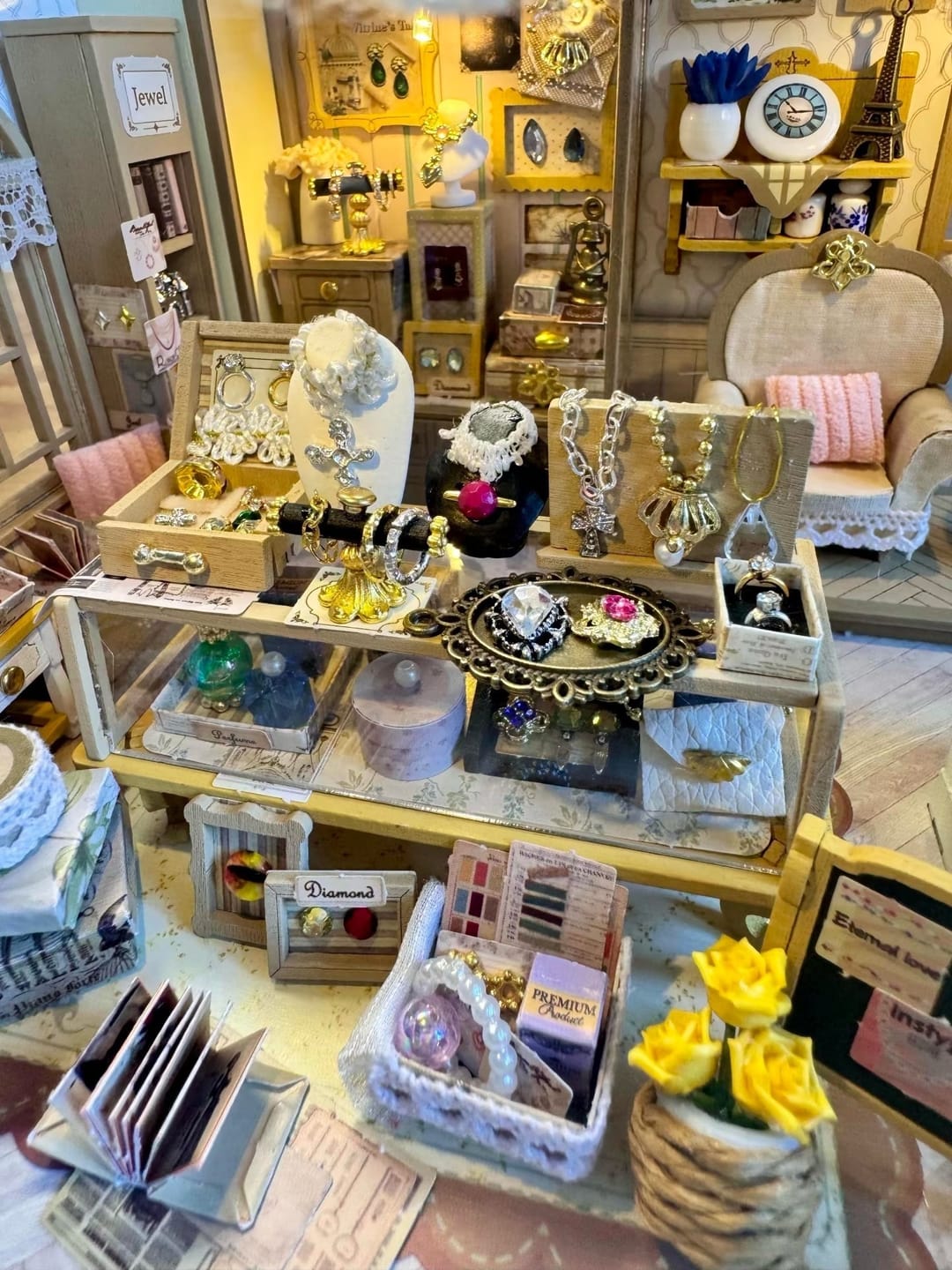 Customer photo review of Vitrine's Tale