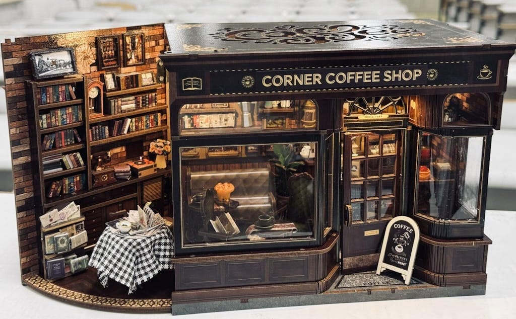 Customer photo review of Miniature House - Corner Coffee Shop