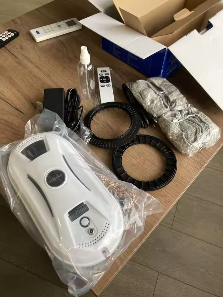 Customer photo review of Ultradünner Fensterreinigungsroboter mit Fernbedienung
