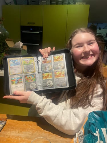 Customer photo review of Pokemon TCG Gem Pack Badge Set Blind Bag - Simplified Chinese