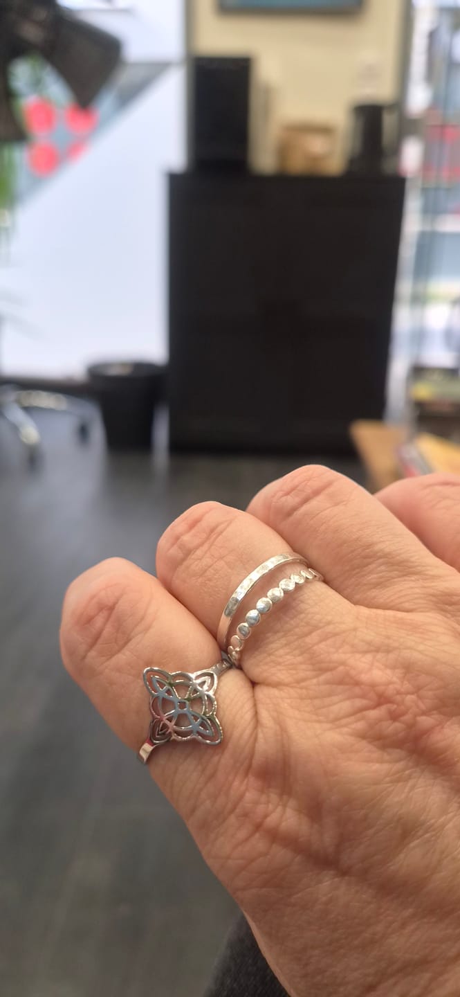 Customer photo review of Bague Ajustable "Protection Éternelle" - Noeud de Sorcière