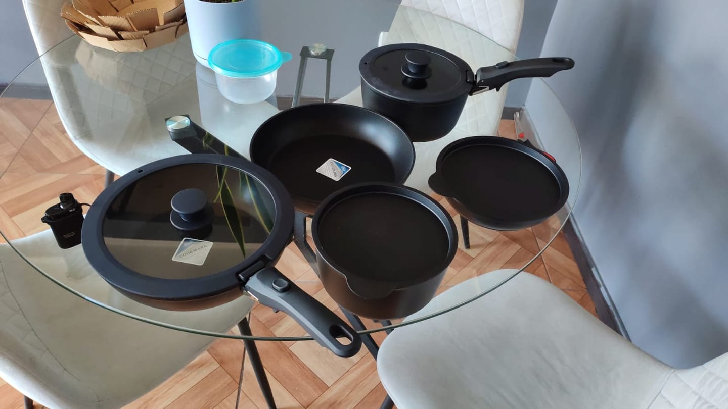 Customer photo review of Batería de Cocina 11 Piezas Aluminio Forjado Snap-On Black