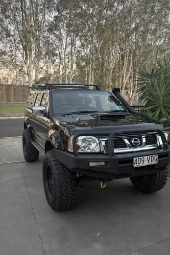 Customer's black 4WD looking very clean after using the Starter Essentials 4WD Care Package.