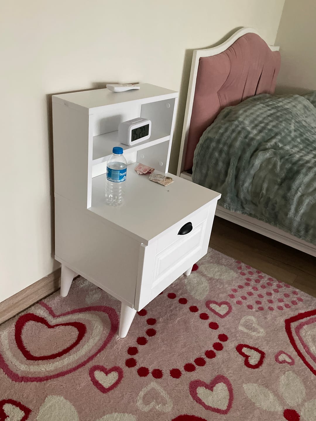 Customer photo review of Rani BD105 Komodin 2 Raflı Membran Çekmeceli Komodin Beyaz
