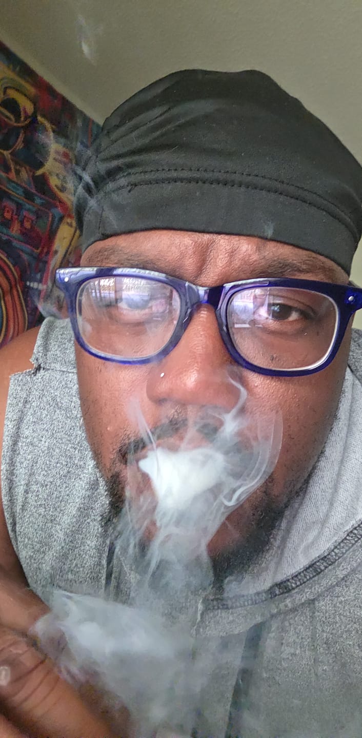 Customer photo review of Switch - 2G Banana Candy/Pineapple Pop