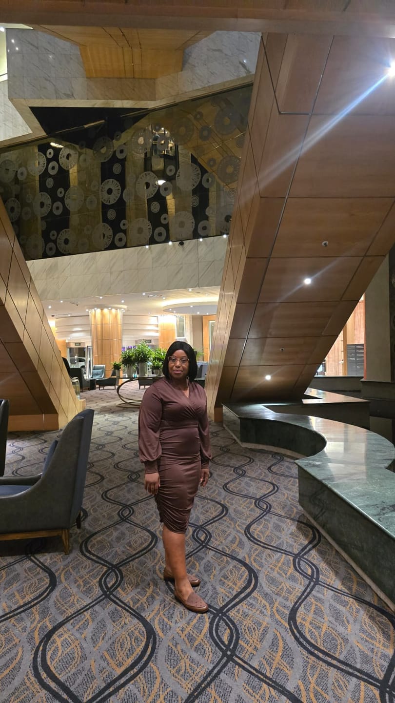 Customer photo review of Pre Cut Peruvian 5x5 Lace Wig Blunt Bob 8 Inch